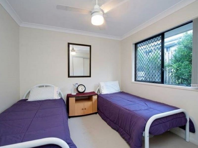 16 Starkey Street, Pacific Pines QLD 4211