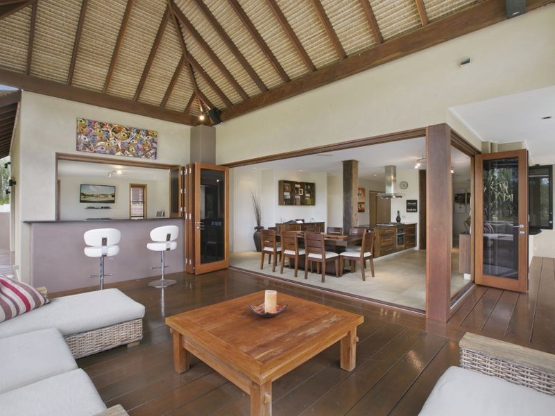 19 Torquay Place, Arundel QLD 4214