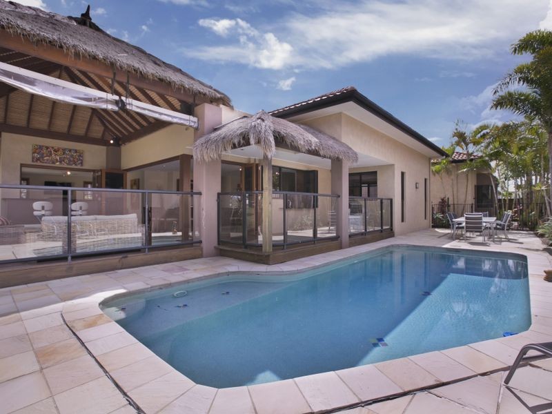 19 Torquay Place, Arundel QLD 4214