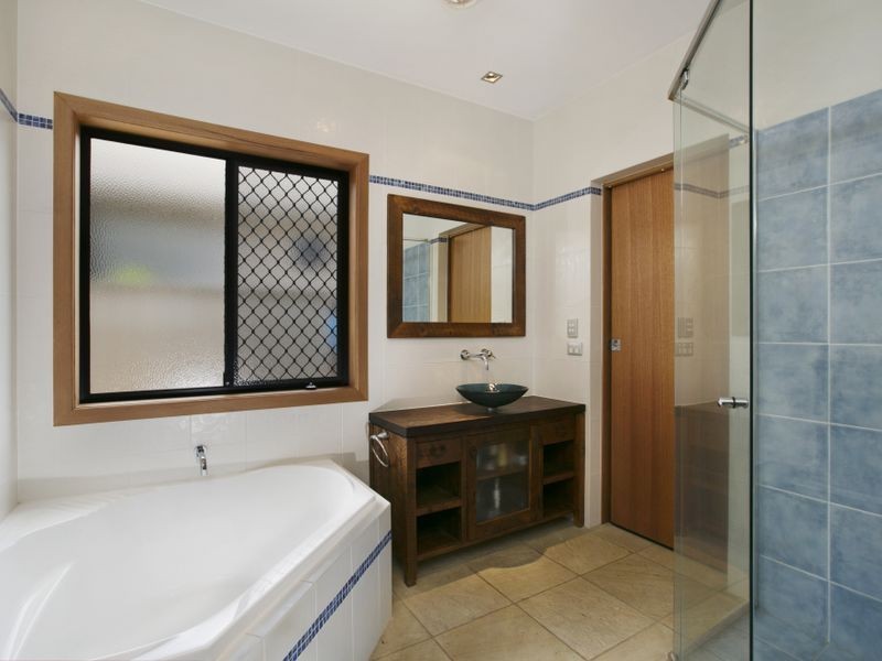 19 Torquay Place, Arundel QLD 4214