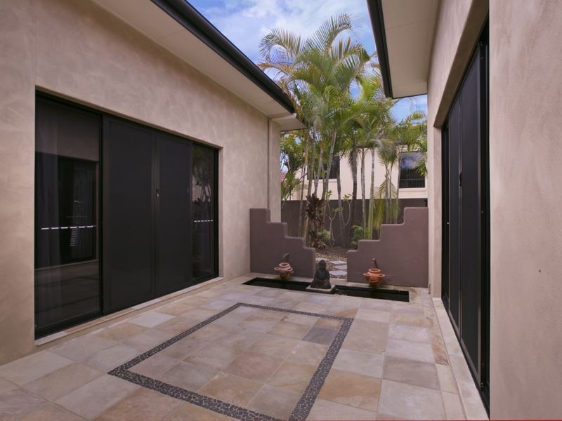 19 Torquay Place, Arundel QLD 4214