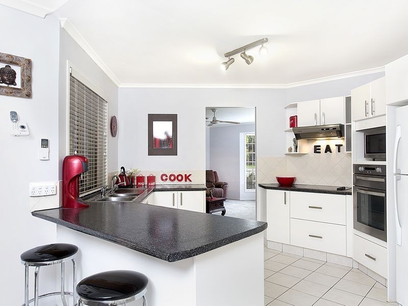 48 Cootharaba Drive, Helensvale QLD 4212