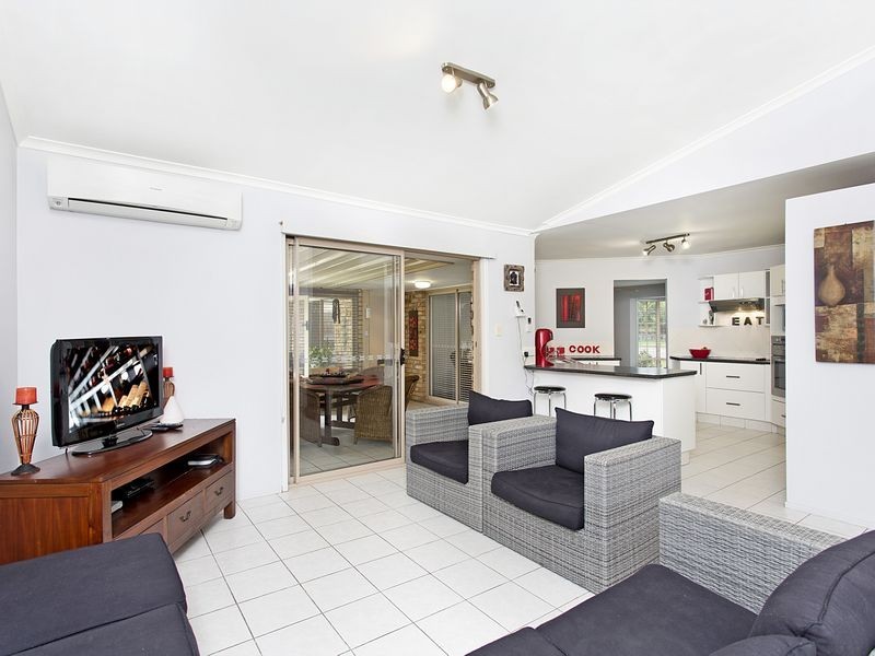 48 Cootharaba Drive, Helensvale QLD 4212