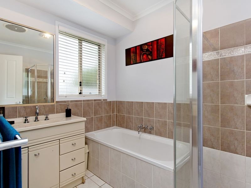 48 Cootharaba Drive, Helensvale QLD 4212