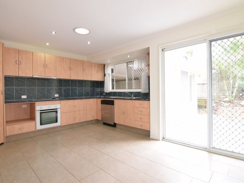 3 Robe Court, Helensvale QLD 4212