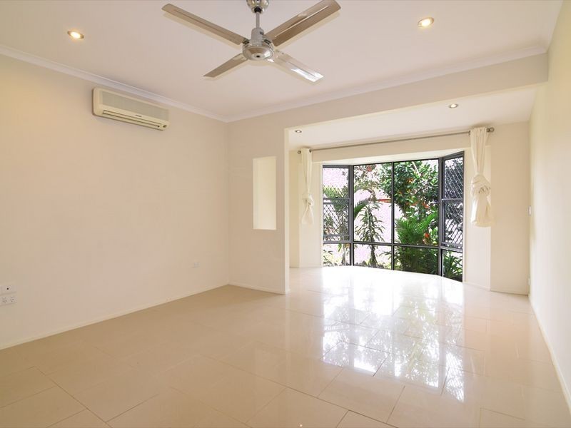 3 Robe Court, Helensvale QLD 4212