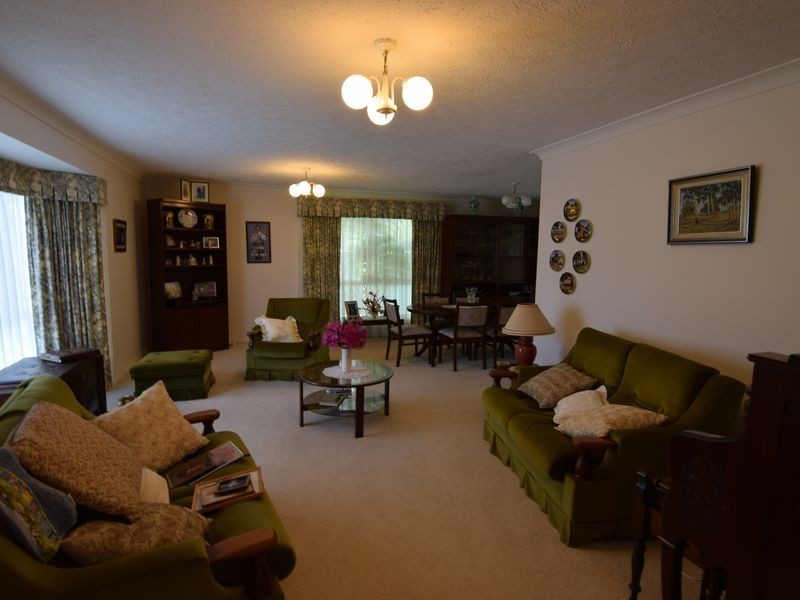 2 Cootharaba Drive, Helensvale QLD 4212