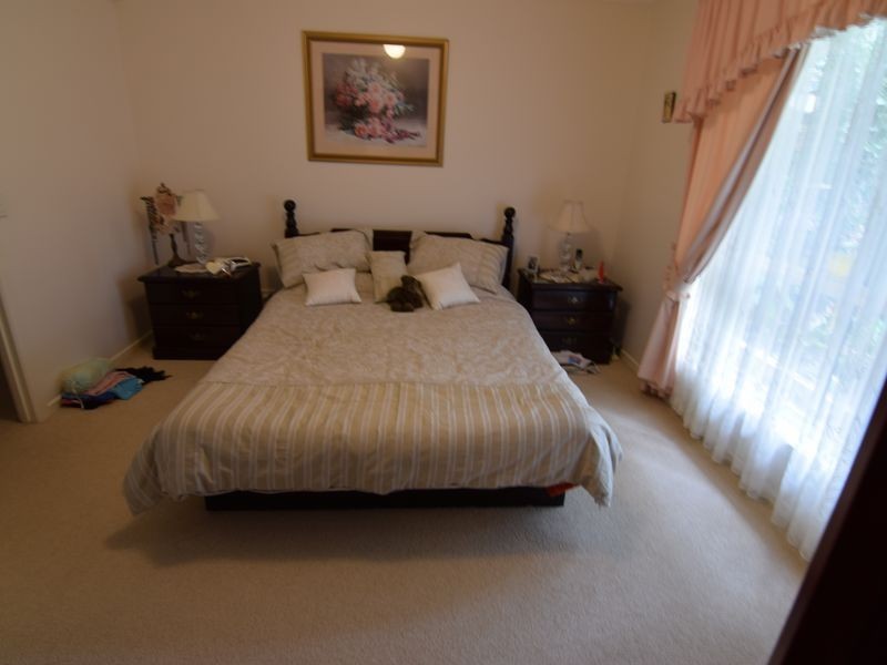 2 Cootharaba Drive, Helensvale QLD 4212