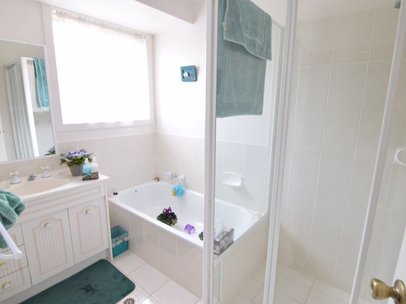 2 Cootharaba Drive, Helensvale QLD 4212