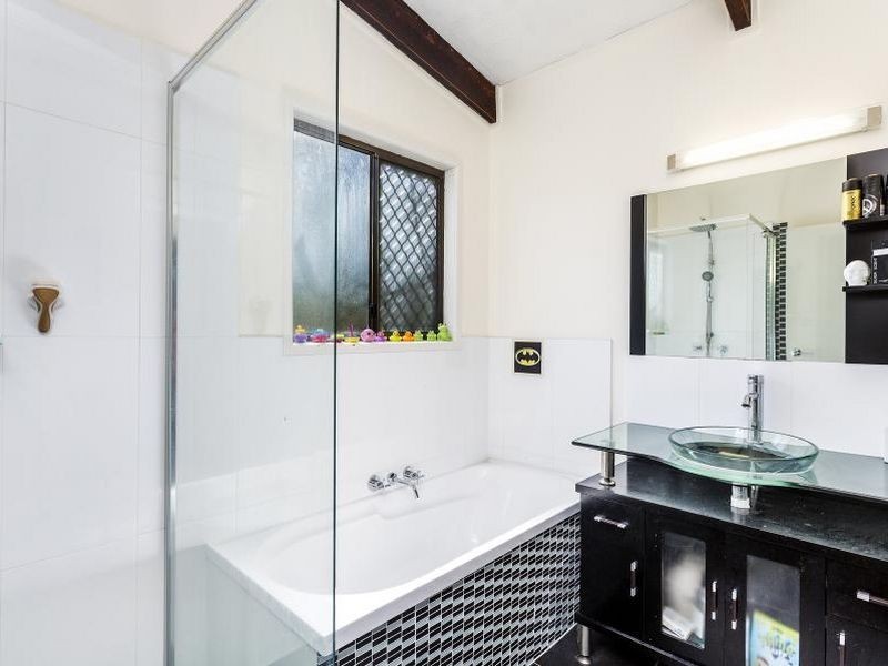 32 Ridgevale Drive, Helensvale QLD 4212