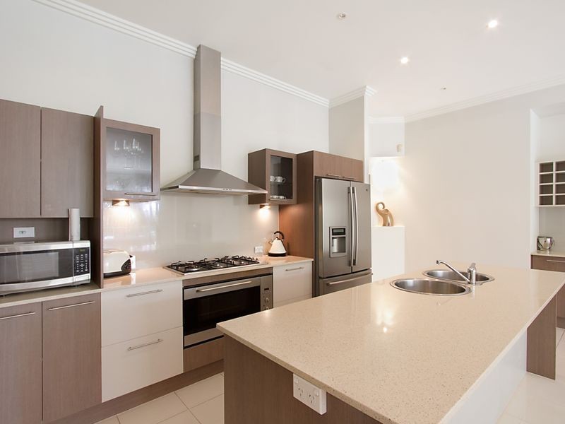 3 Sailaway Court, Coomera QLD 4209