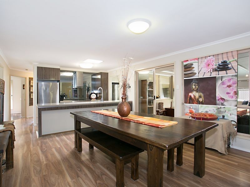 8 Penrith Court, Helensvale QLD 4212