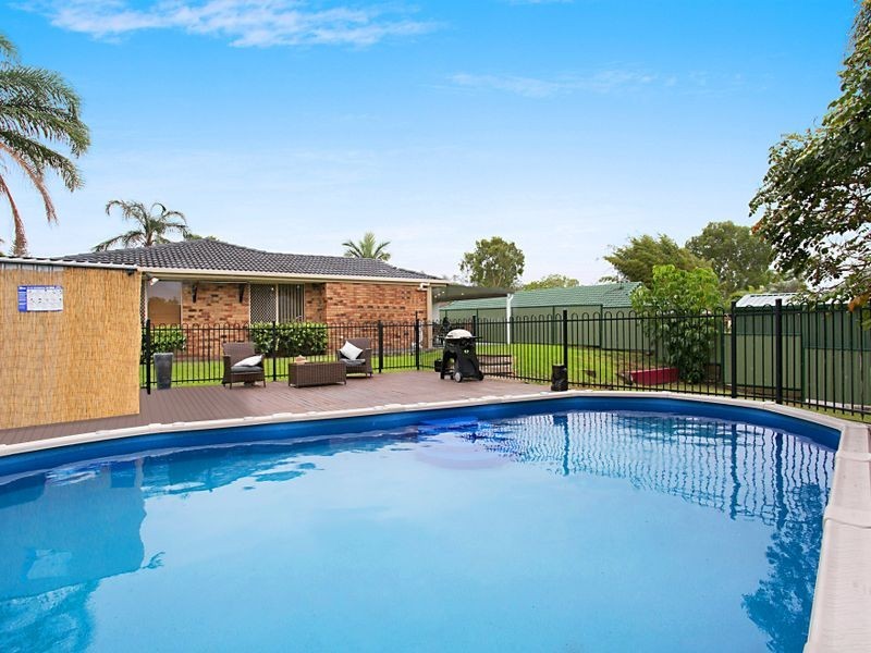 8 Penrith Court, Helensvale QLD 4212