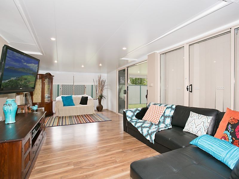 8 Penrith Court, Helensvale QLD 4212