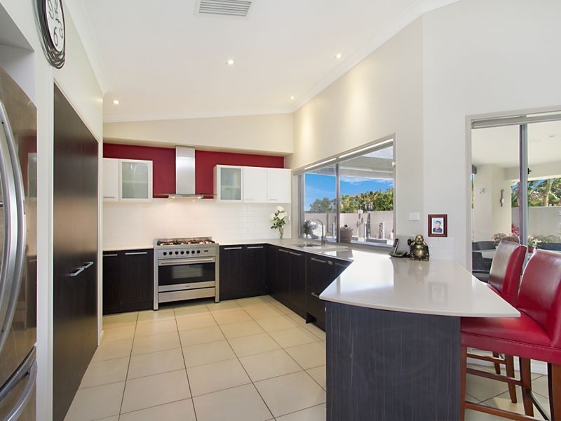 7 Edgewater Place, Helensvale QLD 4212