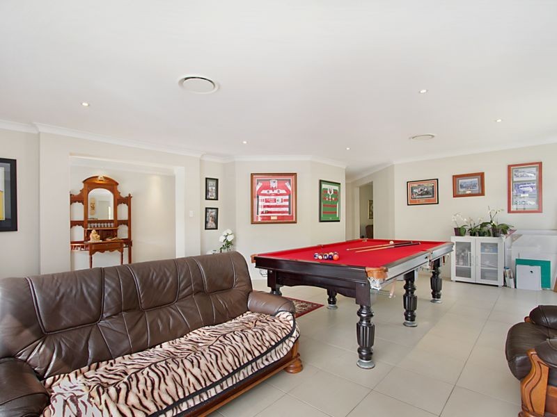 7 Edgewater Place, Helensvale QLD 4212