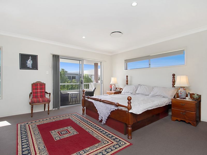 7 Edgewater Place, Helensvale QLD 4212