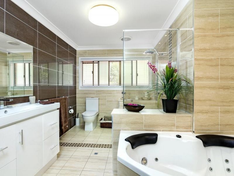 24 Camden Court, Helensvale QLD 4212