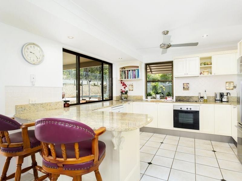 24 Camden Court, Helensvale QLD 4212