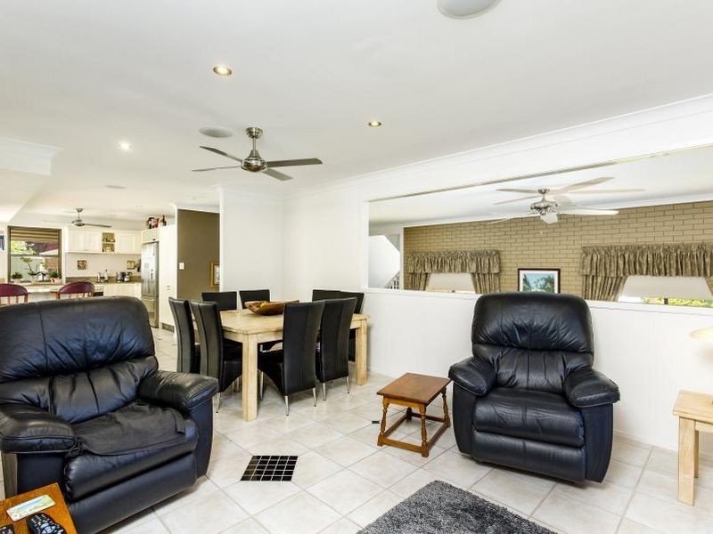 24 Camden Court, Helensvale QLD 4212