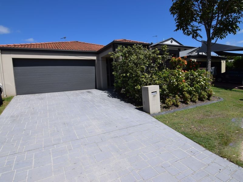 27 Cobb & Co Drive, Oxenford QLD 4210