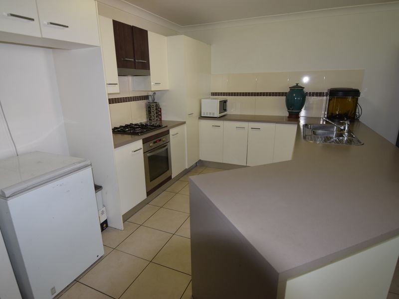 27 Cobb & Co Drive, Oxenford QLD 4210