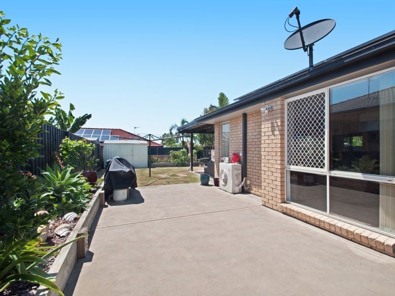 110 Santa Isobel Blvd, Pacific Pines QLD 4211