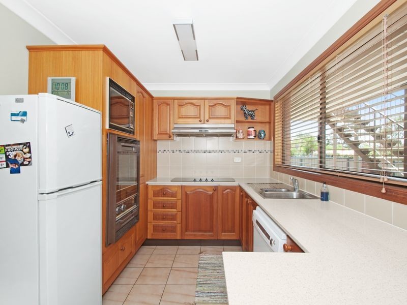 88 Parkes Drive, Helensvale QLD 4212