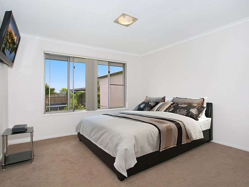 71 Glade Drive, Gaven QLD 4211