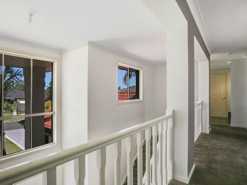 5 Oyster Cove Promenade, Helensvale QLD 4212