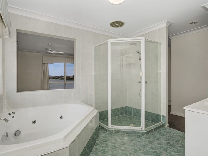 5 Oyster Cove Promenade, Helensvale QLD 4212