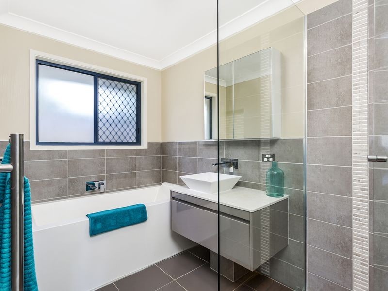 3 Lismore Drive, Helensvale QLD 4212