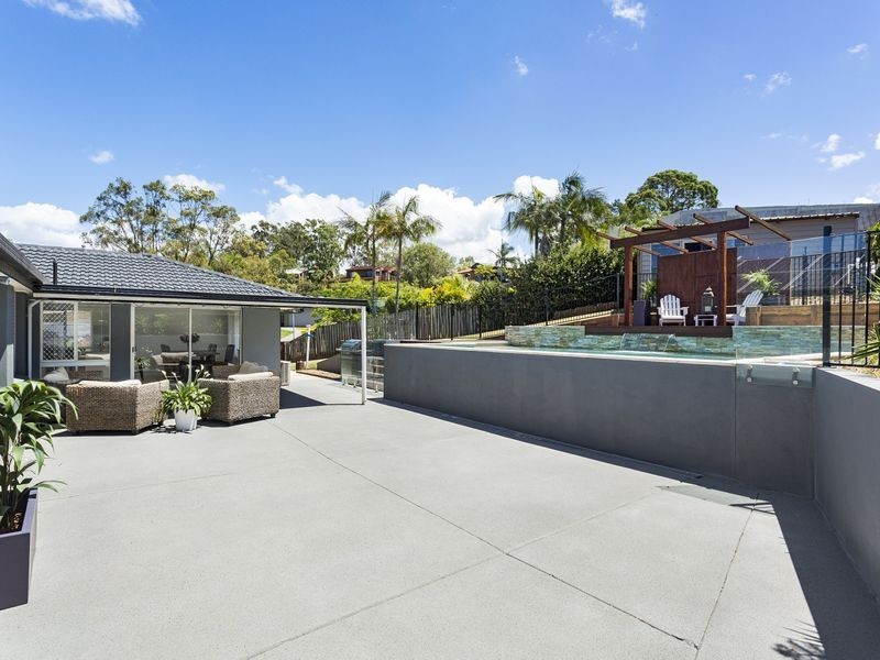 28 Armidale Crescent, Helensvale QLD 4212