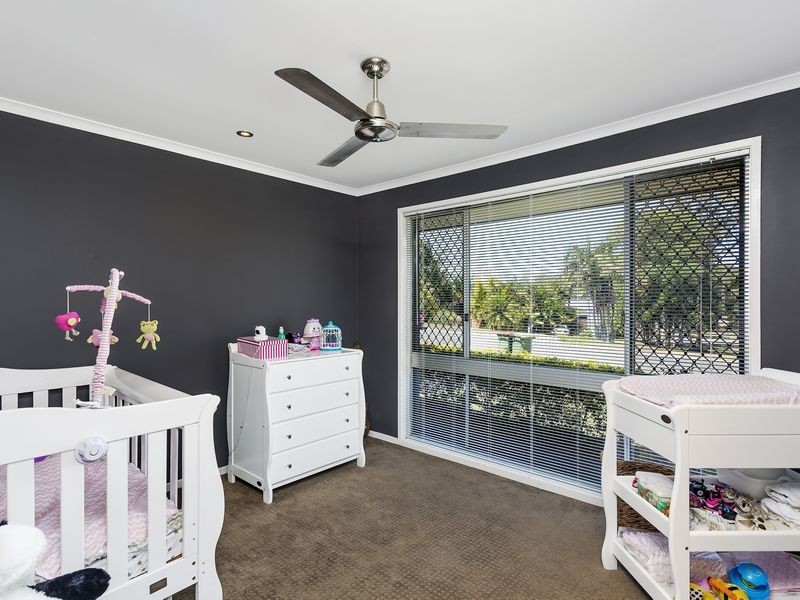 28 Armidale Crescent, Helensvale QLD 4212