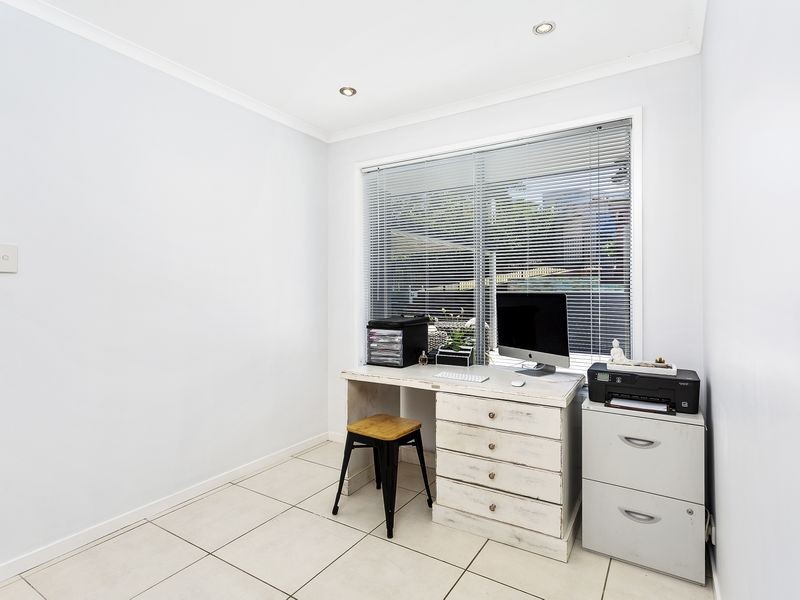 28 Armidale Crescent, Helensvale QLD 4212