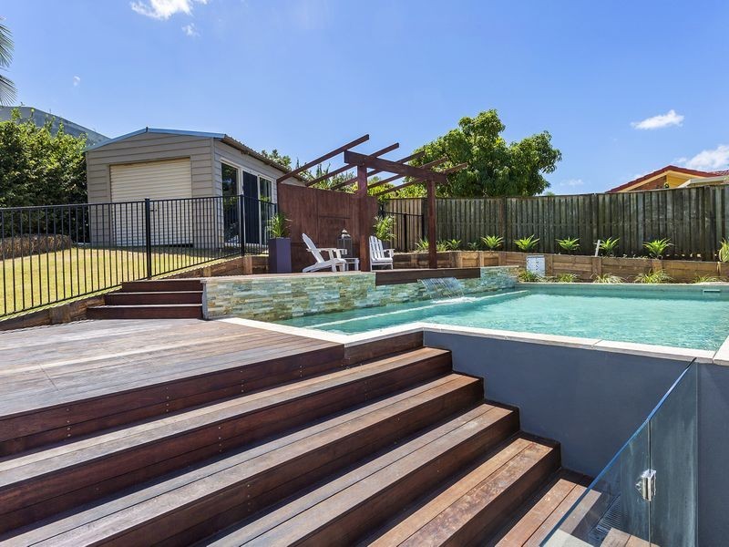 28 Armidale Crescent, Helensvale QLD 4212