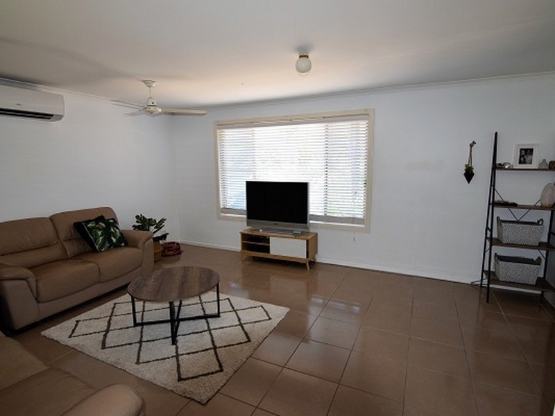 42 Studio Drive, Oxenford QLD 4210