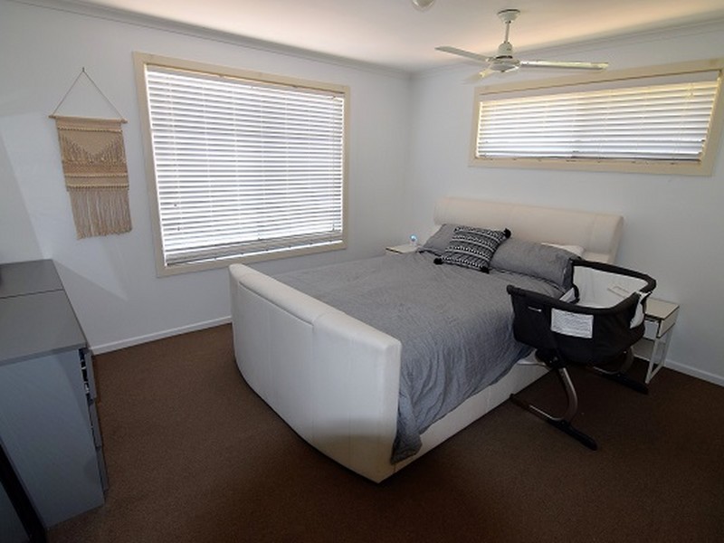 42 Studio Drive, Oxenford QLD 4210