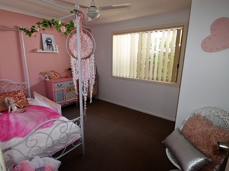 42 Studio Drive, Oxenford QLD 4210