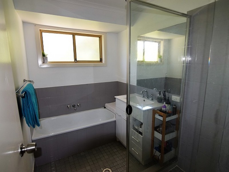 42 Studio Drive, Oxenford QLD 4210