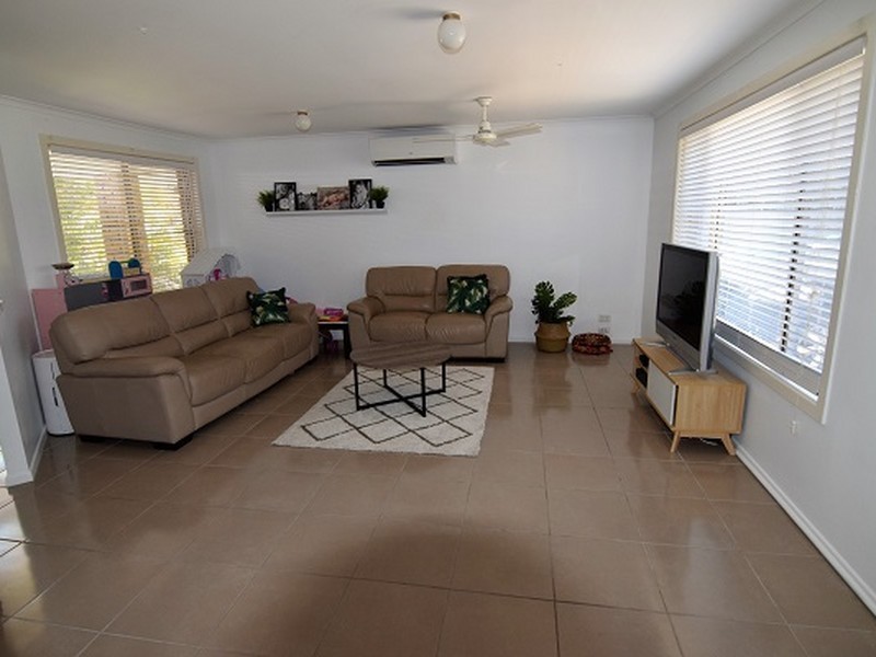 42 Studio Drive, Oxenford QLD 4210