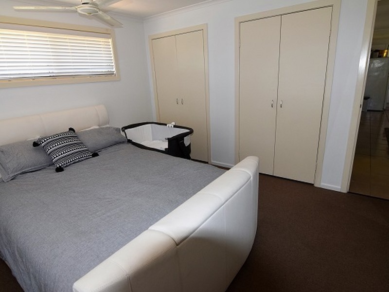 42 Studio Drive, Oxenford QLD 4210