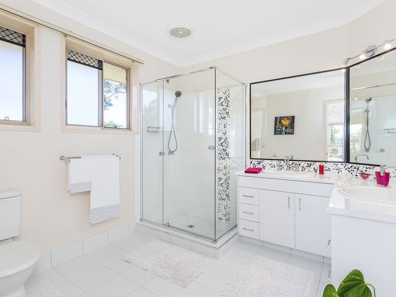 26 Erindale Court, Helensvale QLD 4212