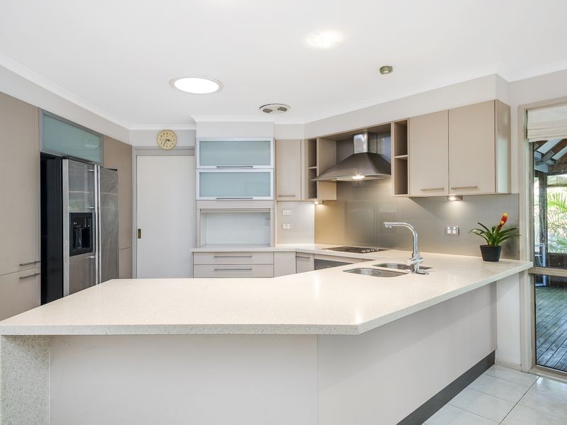 18 Tanunda Drive, Helensvale QLD 4212