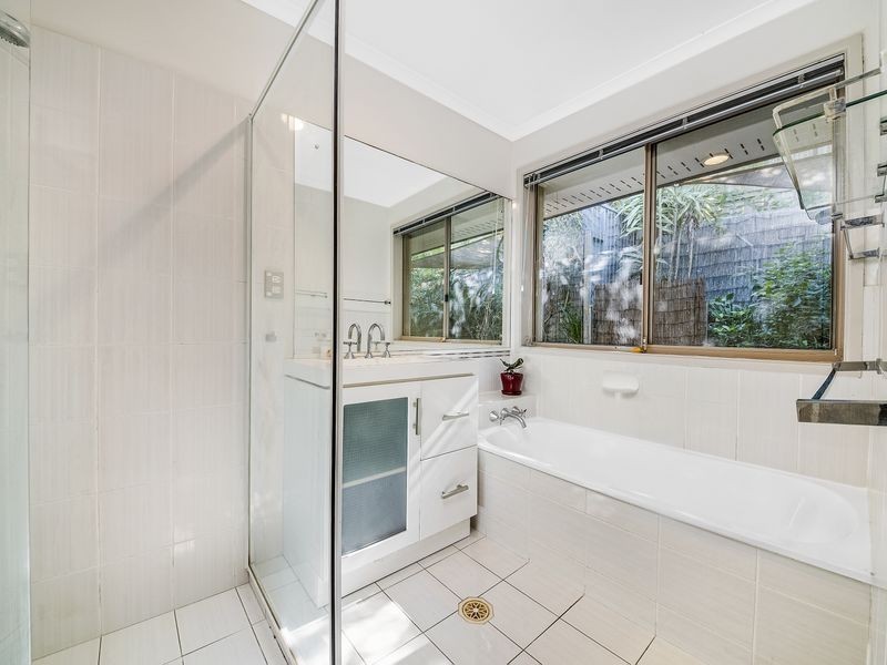 18 Tanunda Drive, Helensvale QLD 4212