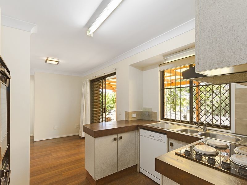 10 Latrobe Avenue, Helensvale QLD 4212