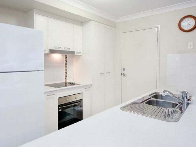 16 Starkey Street, Pacific Pines QLD 4211