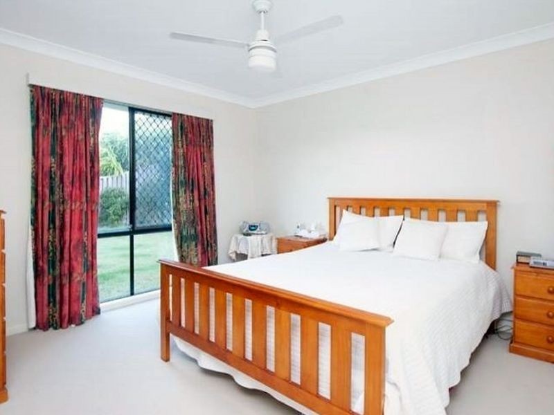 16 Starkey Street, Pacific Pines QLD 4211