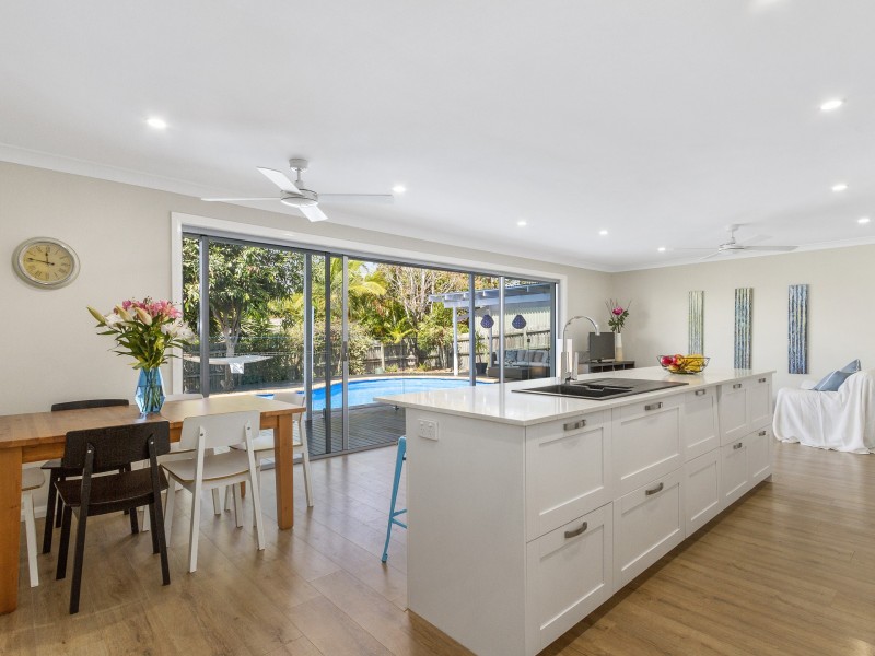 10 Tanunda Drive, Helensvale QLD 4212