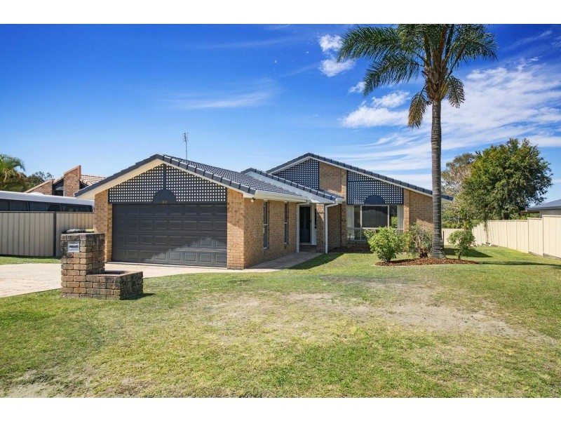 15 Barradine Crescent, Helensvale QLD 4212